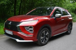 Mitsubishi Eclipse Cross:  -