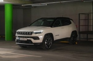 - Jeep Compass: Jeep Compass:  