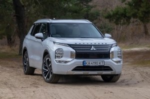 - Mitsubishi Outlander: Mitsubishi Outlander:   