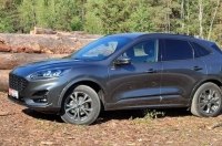 Ford Kuga Hybrid:     Toyota RAV4 Hybrid