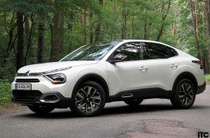 - Citroen C4 X: Citroen C4 X: ,    