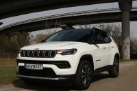  Jeep Compass:     