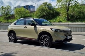 - {MARK} {MODEL}: Honda HR-V.   