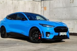 ����-����� {MARK} {MODEL}: Ford Mustang Mach-E: �� ������� ���������� ����������� �������?