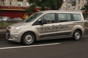 - {MARK} {MODEL}: Ford Grand Tourneo Connect.     