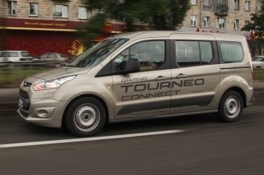 Тест-драйв Ford Tourneo Connect: Ford Grand Tourneo Connect. Для семьи и для дела