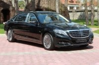 Mercedes-Maybach S-.    
