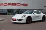 Porsche 911 GTS.   