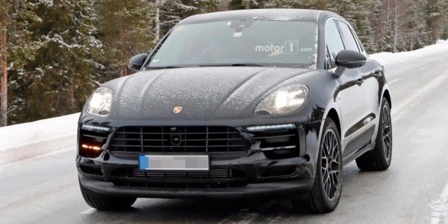  Porsche Macan    