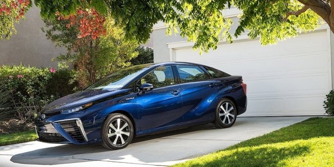 Toyota       Mirai