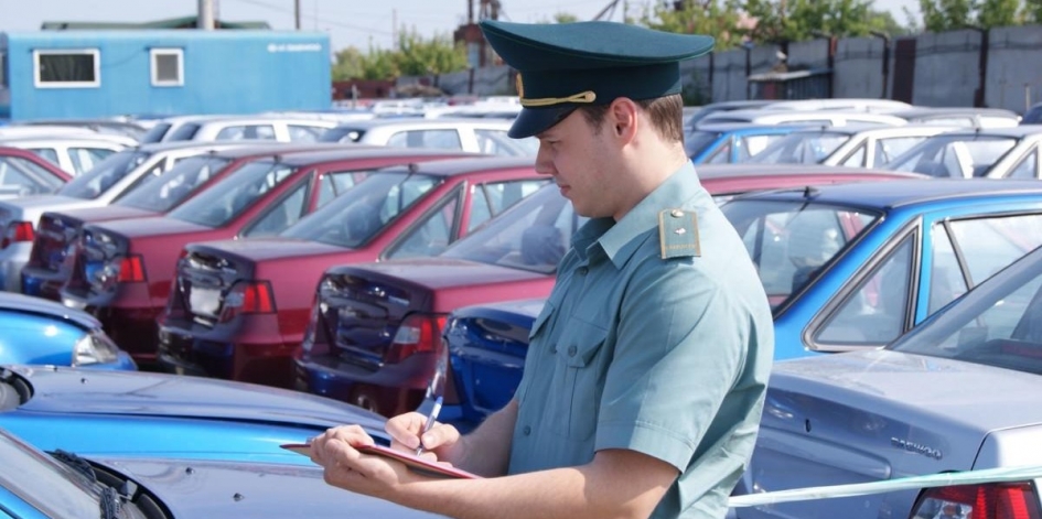 Сколько можно ездить на авто с иностранными номерами в Украине – объяснение юриста | РБК Украина