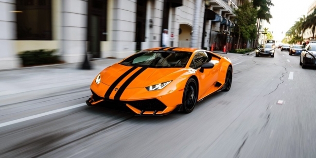   Lamborghini   2022 