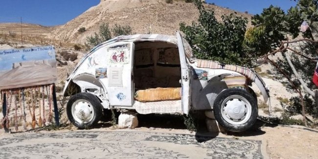 Иорданец превратил старый VW в крошечный отель