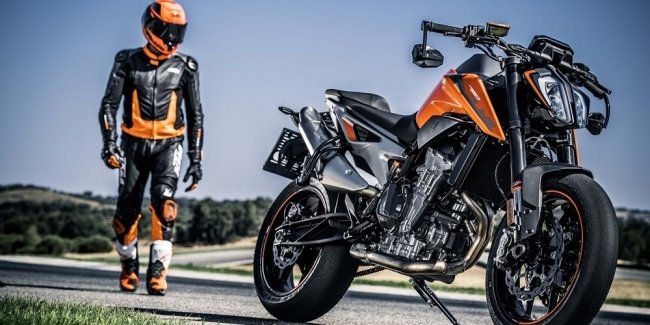 KTM 790 Duke 2018 — один из претендентов на звание лучшего мотоцикла мотошоу EICMA 2017