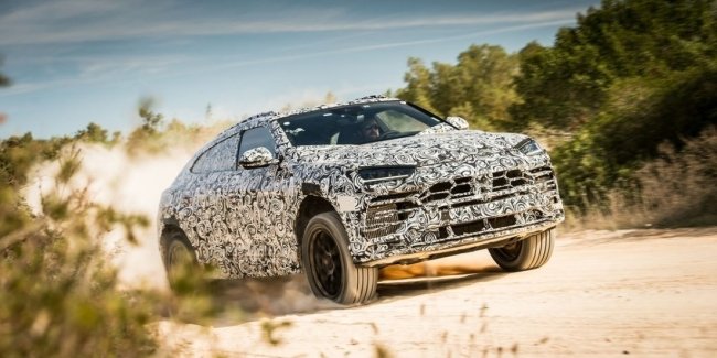  Lamborghini Urus      