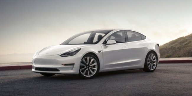 : Tesla Model 3     500     2018 