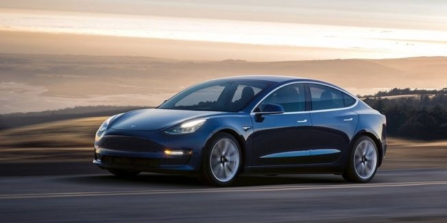 Tesla Model 3    