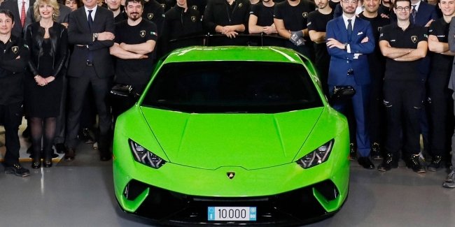 Lamborghini  10- Huracan
