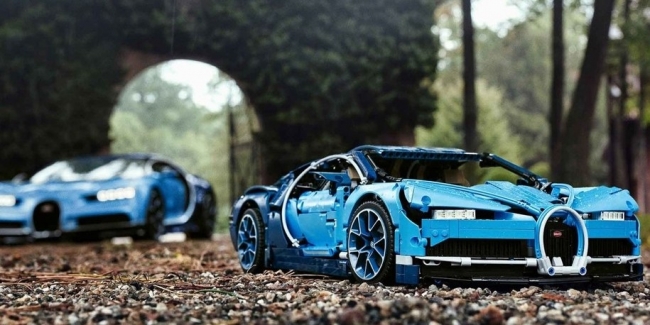 Bugatti Chiron     3599 