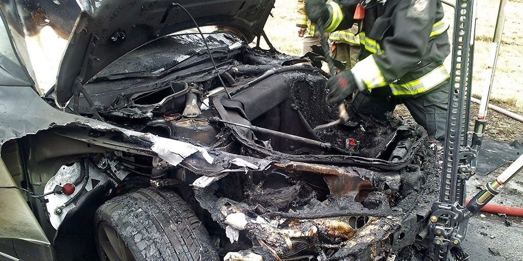 Взрыв акб автомобиля