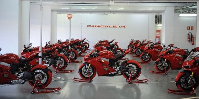  Ducati Panigale: Hypermotard 2018  -   Brembo