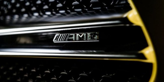   Mercedes-AMG:  
