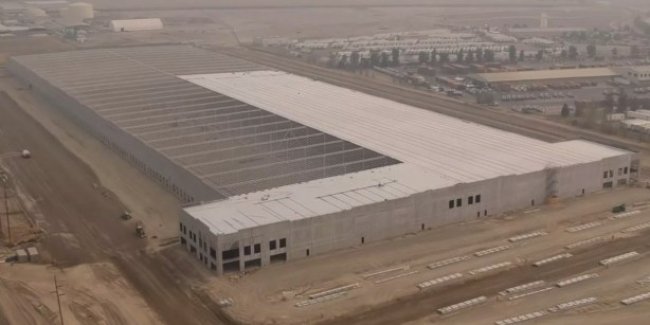 Tesla расширяет границы: компания построит в Северной Калифорнии гигантский центр сбыта