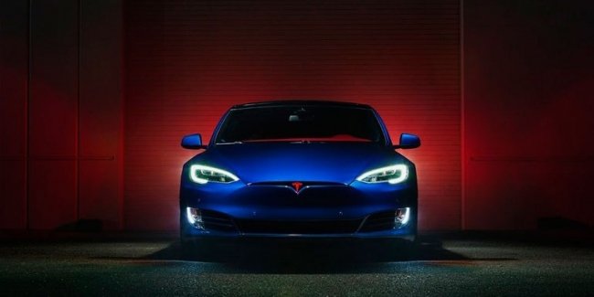Тюнеры сделали машину для супермена на основе Tesla Model S