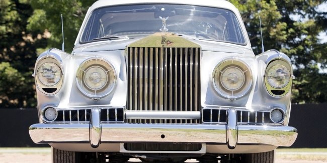 Самый странный Rolls-Royce в истории: жуткий дизайн и встроенный унитаз