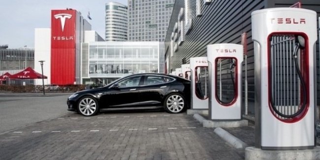 Tesla    Supercharger    2019 