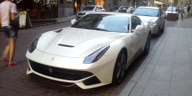  ,   Ferrari   