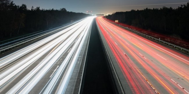 На автобанах Германии могут ввести ограничения скорости