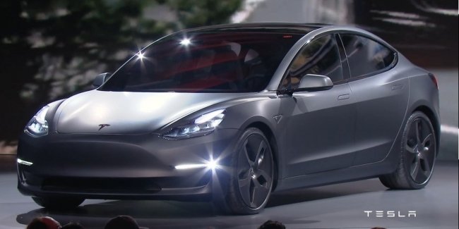    Tesla Model 3  
