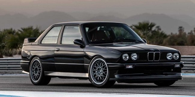    BMW M3   E30