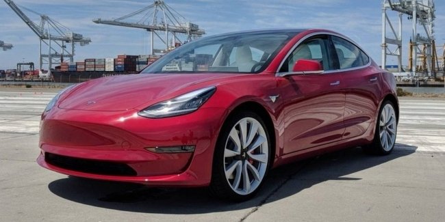 Tesla Model 3          