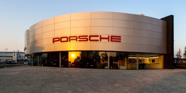 Porsche   15-       15  