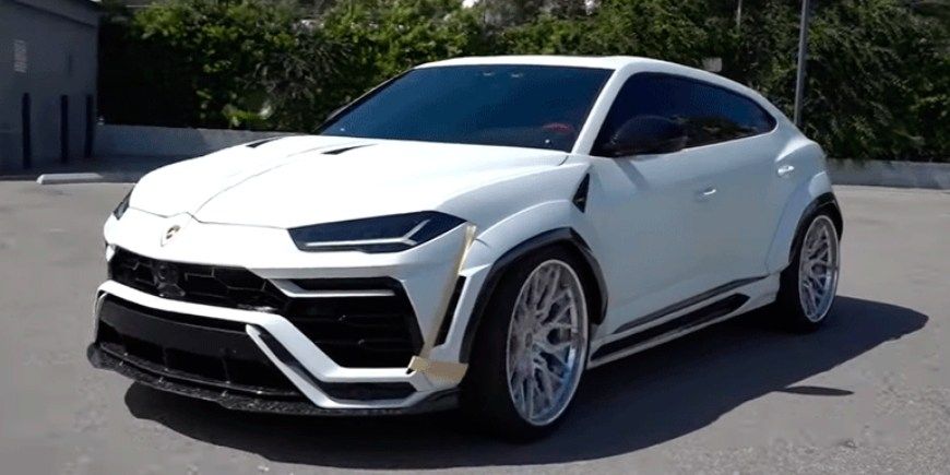 Lamborghini urus белый