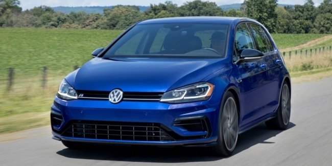 Volkswagen    Golf R