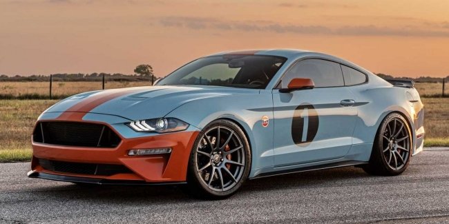 Ford  800- Mustang Gulf Heritage Edition