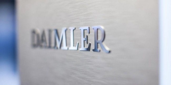 Daimler   870  