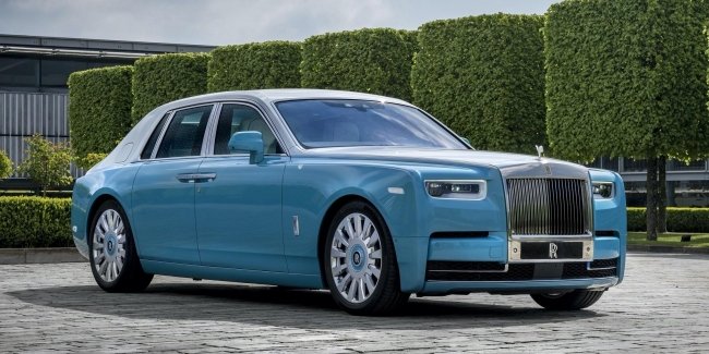 Rolls-Royce     Phantom