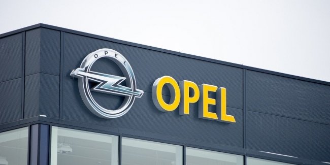 Opel        2021 