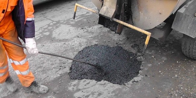 Украина хочет отказаться от ямочного ремонта дорог уже с 2020 года