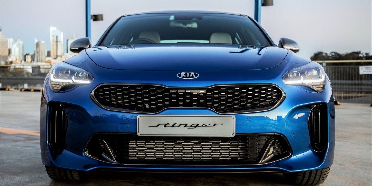 Kia stinger салатовый