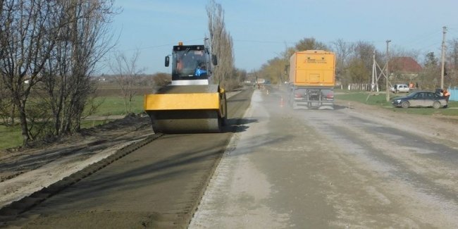 Карантин не помеха: дорожники хотят ускорить текущий ремонт дороги Днепр-Николаев