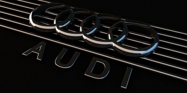 Audi Q4 e-tron    Tesla Model Y