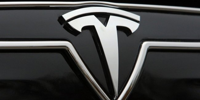 Tesla  12- ?