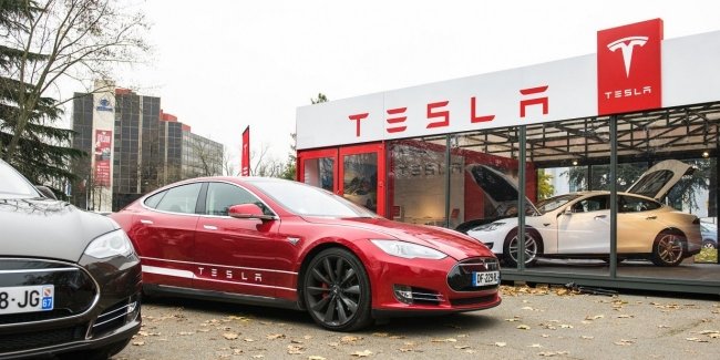 Заряжена побеждать: Tesla стала самой дорогой автокомпанией в мире!