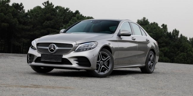 Mercedes отзывавет 669 тыс. авто