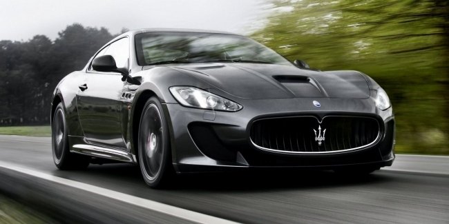  Maserati GranTurismo:  V8,  ...